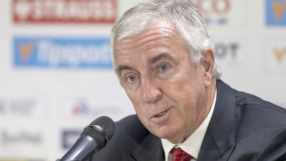 IIHF-Präsident Luc Tardif bestätigt: Olympia 2026 findet ohne Russland statt. Foto: Peter Schneider/KEYSTONE/dpa