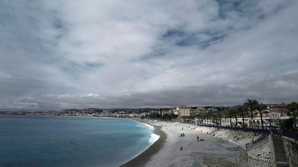 Einen Tag nach einem Stromausfall in Cannes war auch in Nizza kurz der Strom weg. (Archivbild) Foto: Valery Hache/AFP/dpa