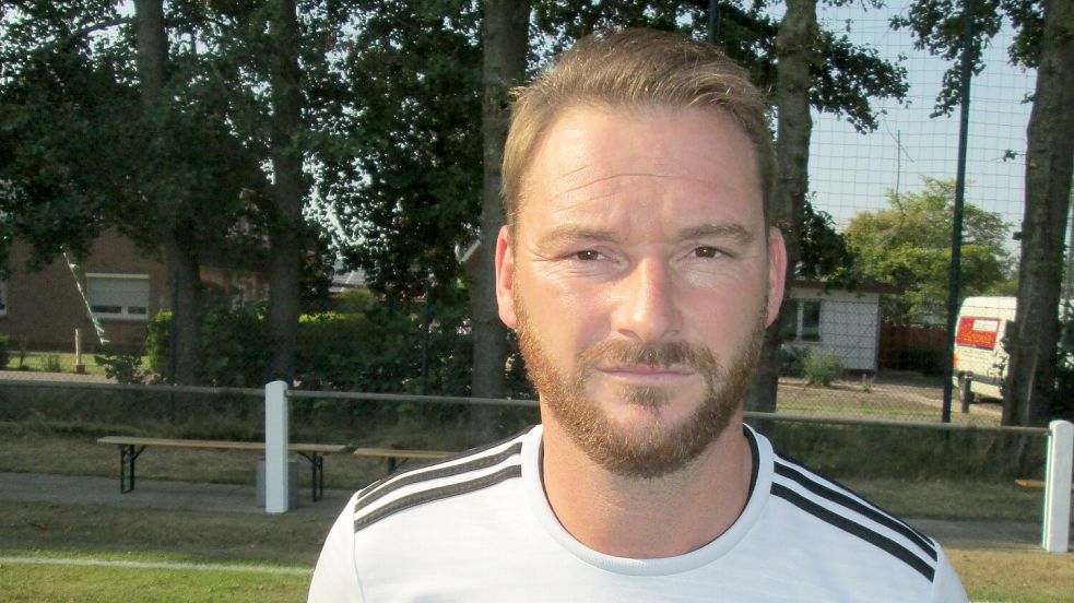 Strücklingens Spielertrainer zog sich gegen Peheim eine schwere Verletzung zu. Archivfoto: Weers