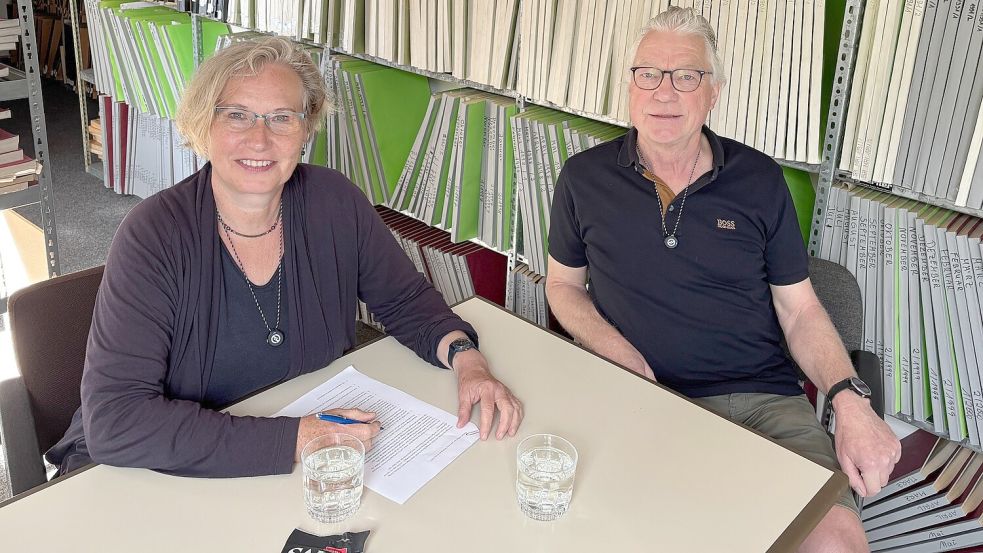 GA-Redakteurin Astrid Fertig unterhält sich in der neuen Podcastfolge von „Fertig, los!“ mit Horst Tinnemeyer übers Radfahren. Dazu kann der 66-Jährige einiges sagen, gilt er doch als Radfahr-Papst von Ostrhauderfehn. Während der Stadtradeln-Aktion bot Tinnemeyer täglich Abendtouren an. Foto: Horst Kruse
