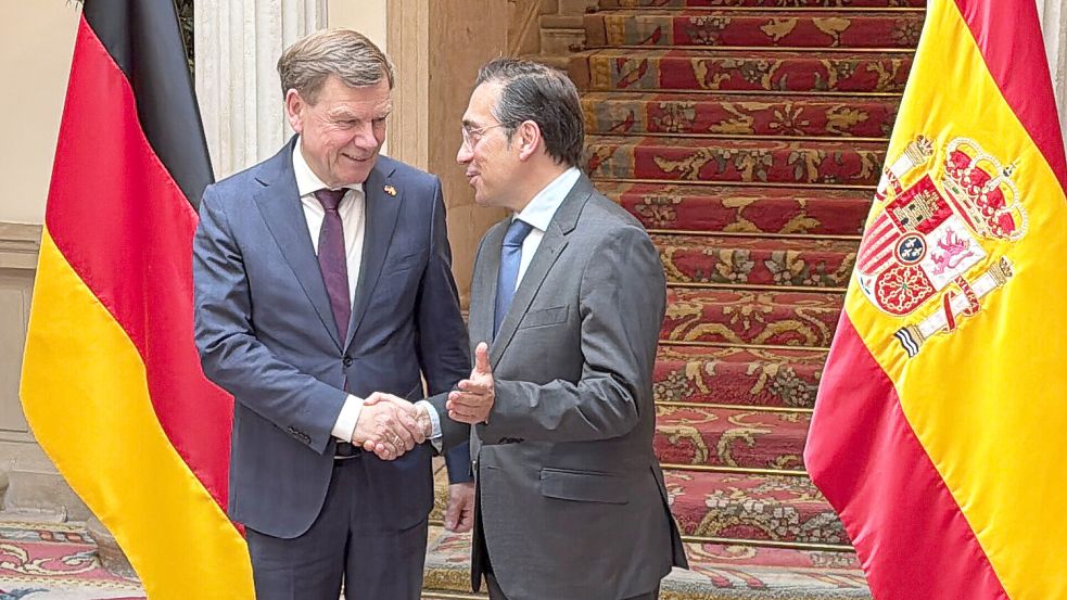 Deutschlands Außenminister Johann Wadephul (links) und sein spanischer Kollege José Manuel Albares zeigen sich in Madrid um eine gemeinsame EU-Linie bemüht, bleiben aber in der Israel-Politik uneinig. Foto: Jörg Blank/dpa