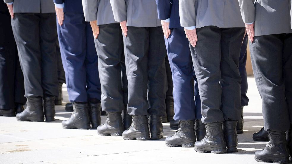 Rund 60.000 Planstellen für Soldatinnen und Soldaten weniger gab es 2024 laut Bericht im Vergleich zu 2010. (Symbolbild) Foto: Bernd von Jutrczenka/dpa