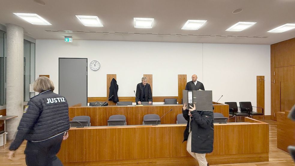 Vor drei Jahren hatte das Landgericht die heute 54-Jährige unter anderem wegen dreifachen Mordes und versuchten Mordes in zehn Fällen zu einer lebenslangen Freiheitsstrafe mit Feststellung der besonderen Schwere der Schuld verurteilt. Foto: Nicole Schippers/dpa