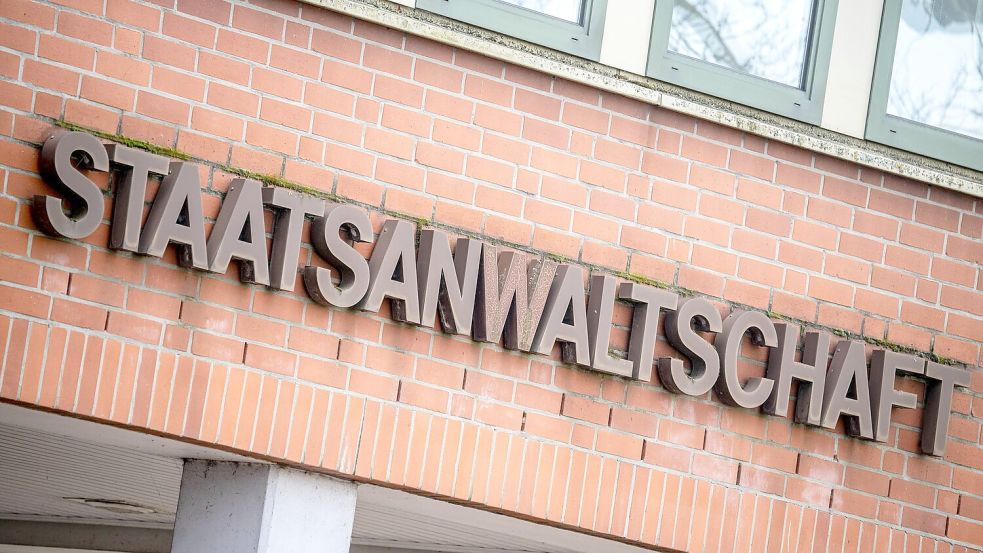 Bei der Staatsanwaltschaft Verden wird wegen möglicher jahrelanger Vergewaltigung einer Frau ermittelt. (Archivbild) Foto: Sina Schuldt/dpa