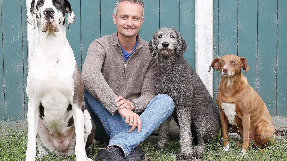 Marc Eichstedt arbeitet seit über 18 Jahren mit Hunden und betreibt die „Martin Rütter Hundeschule“ in Kiel. Hier gibt er Tipps zur Kommunikation mit Hunden. Foto: Karina Dreyer