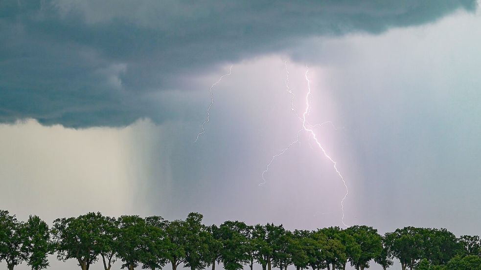 Der Sommer 2025 beginnt vielerorts mit Unwettern. Foto: Patrick Pleul/dpa
