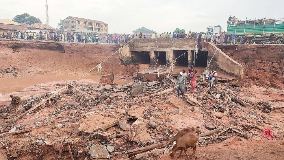 Zerstörungen nach einem Unwetter in der nigerianischen Stadt Mokwa Foto: Chenemi Bamaiyi/AP/dpa