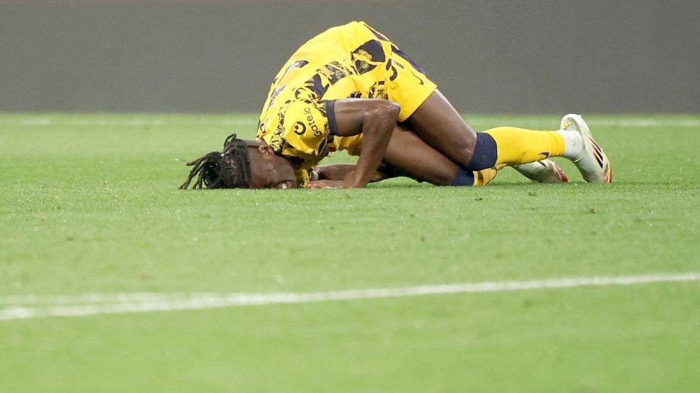 Musste verletzt raus: Yann Aurel Bisseck. Foto: Christian Charisius/dpa