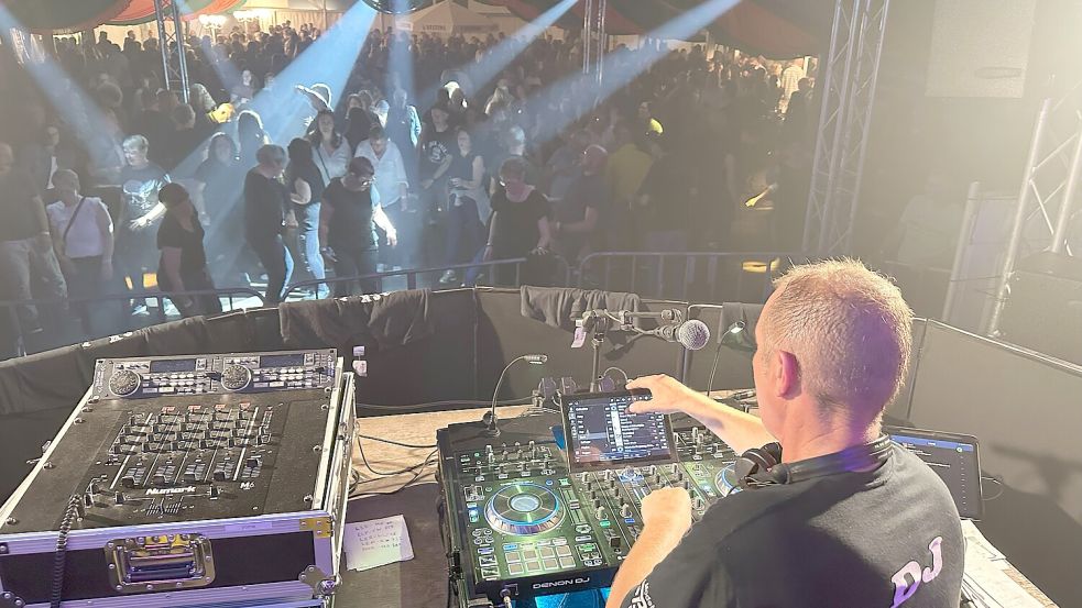 Die Musik kommt heute digital – die Stimmung ist trotzdem wie früher. Foto: Ulrich de Buhr
