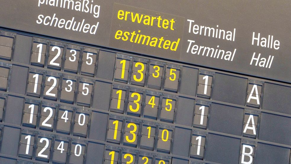Bislang müssen Airlines ihre Passagiere ab drei Stunden Verspätung finanziell entschädigen. Foto: Andreas Arnold/dpa