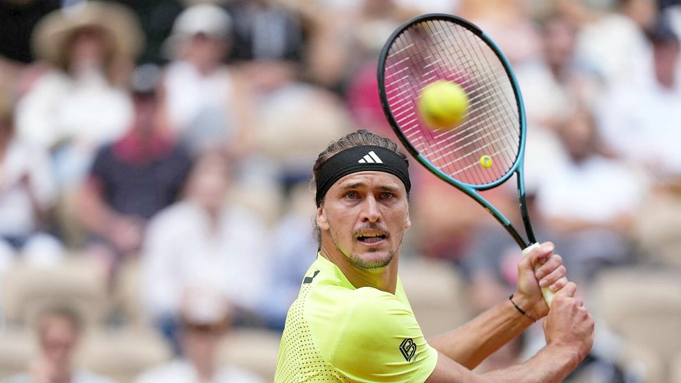 Alexander Zverev hatte in Paris nur einen Kurzeinsatz und steht im Viertelfinale. Foto: Dimitar Dilkoff/AFP/dpa