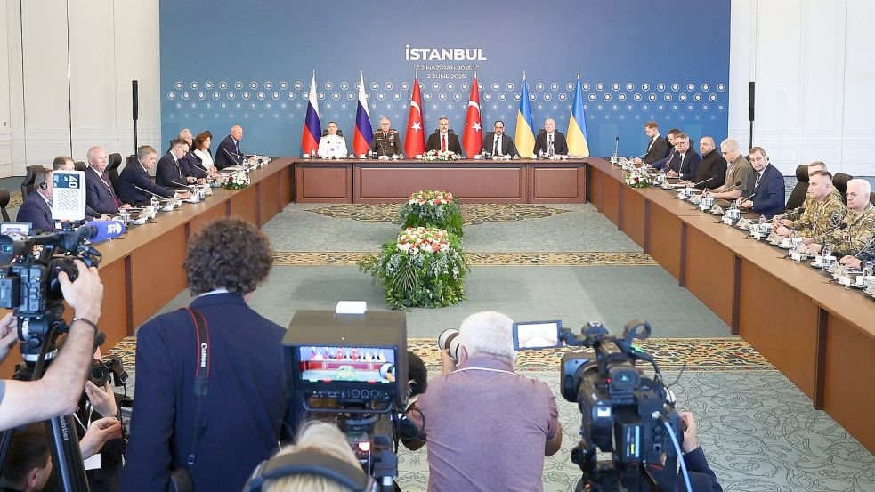 Delegationen der neuen direkten Verhandlung zwischen Russland und der Ukraine kommen unter türkischer Führung zusammen Foto: Alexander Ryumin/TASS via ZUMA Press/dpa
