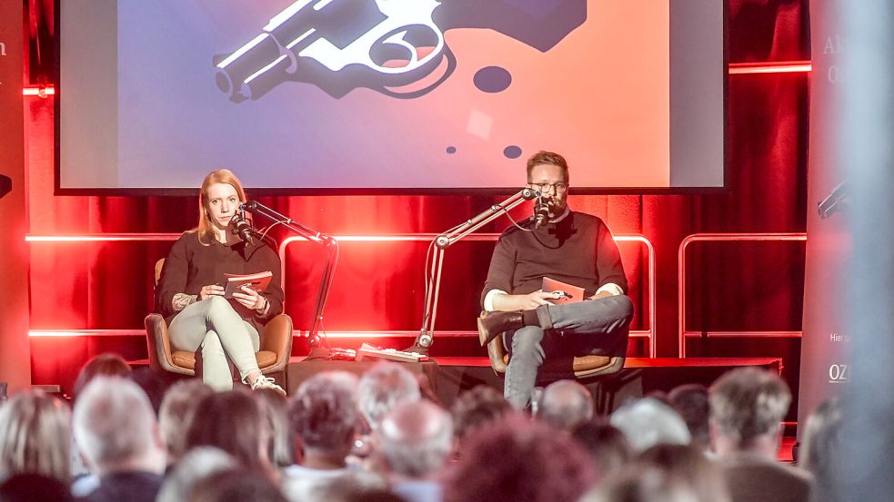 280 Gäste waren in Zollhaus gekommen, um sich die Live-Aufnahme anzuhören und anzuschauen. Foto: Ortgies
