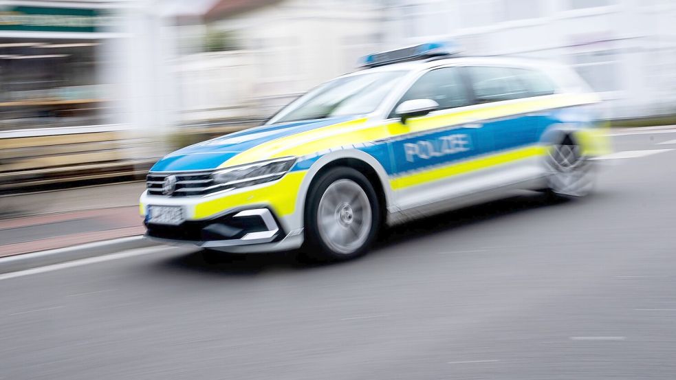 Die Polizei ermittelt europaweit wegen Callcenter-Betrugs. (Symbolfoto) Foto: Sina Schuldt/dpa