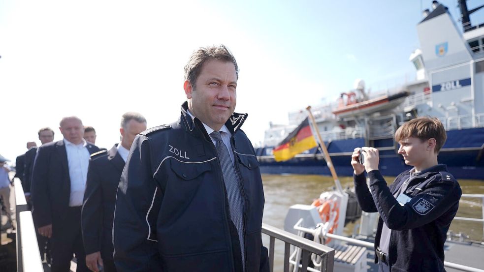 Finanzminister Klingbeil hat in Hamburg die Zoll-Jahresbilanz vorgestellt. Foto: Marcus Brandt/dpa