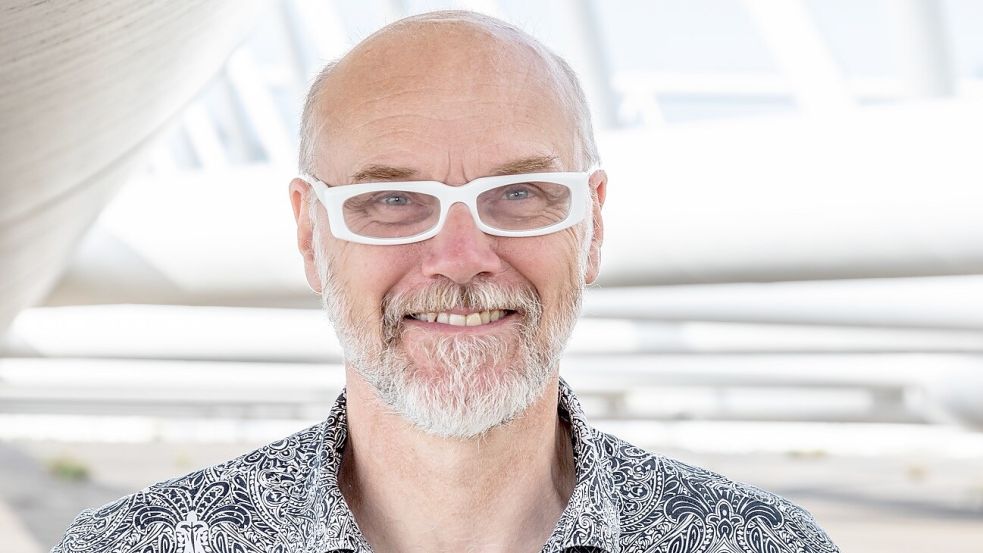 In die Nähe seiner alten Heimat Papenburg bringt Holger Hermanns Arbeit an der Software des Emssperrwerks Gandersum. Neuerdings ist der Informatik-Professor außerdem Schlossherr. Foto: Anja Daleman/Schloss Dagstuhl