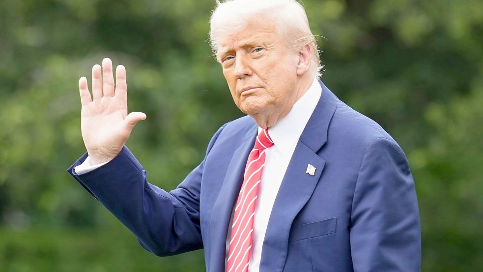 Trump versucht, die skeptischen republikanischen Senatoren auf Kurs zu bringen. Foto: Jacquelyn Martin/AP/dpa