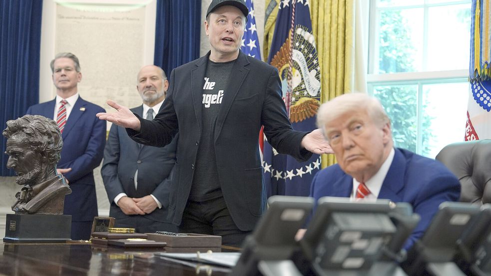 Trump verabschiedet Musk auf ihrer letzten gemeinsamen Pressekonferenz. Foto: dpa/AP
