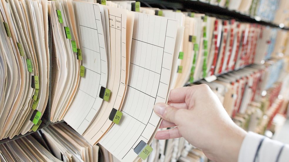 In Archiven lagern Dokumente zum Verschickungswesen. Hier erklären wir, wie Sie bei der Archivrecherche vorgehen sollten. Foto: IMAGO / photothek