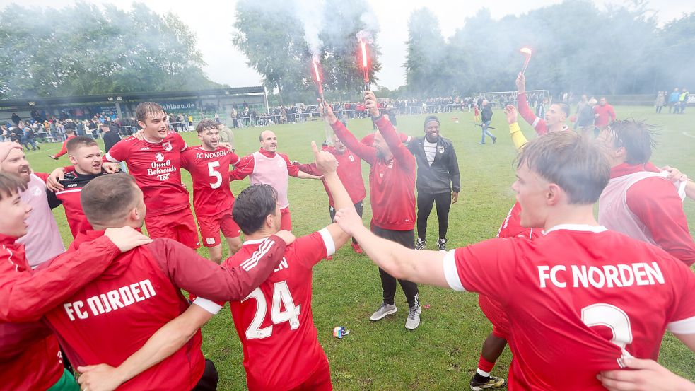 Beim FC Norden war nach dem Sieg die Freude groß. Foto: Jens Doden/Emden