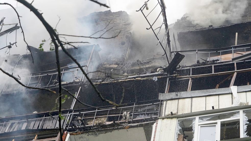 Die ostukrainische Stadt Charkiw war bereits am frühen Morgen Ziel schwerer russischer Angriffe. Foto: Andrii Marienko/AP/dpa