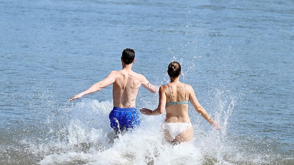 Es wird warm. (Symbolbild) Foto: Roberto Pfeil/dpa