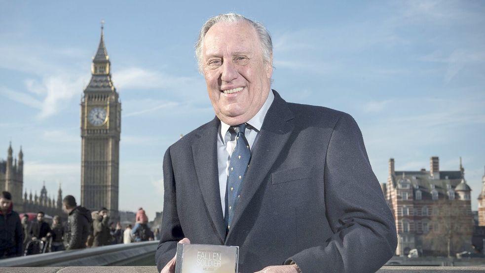 Forsyth arbeitete lange als Journalist im Ausland. (Archivbild) Foto: Anthony Devlin/PA Wire/dpa