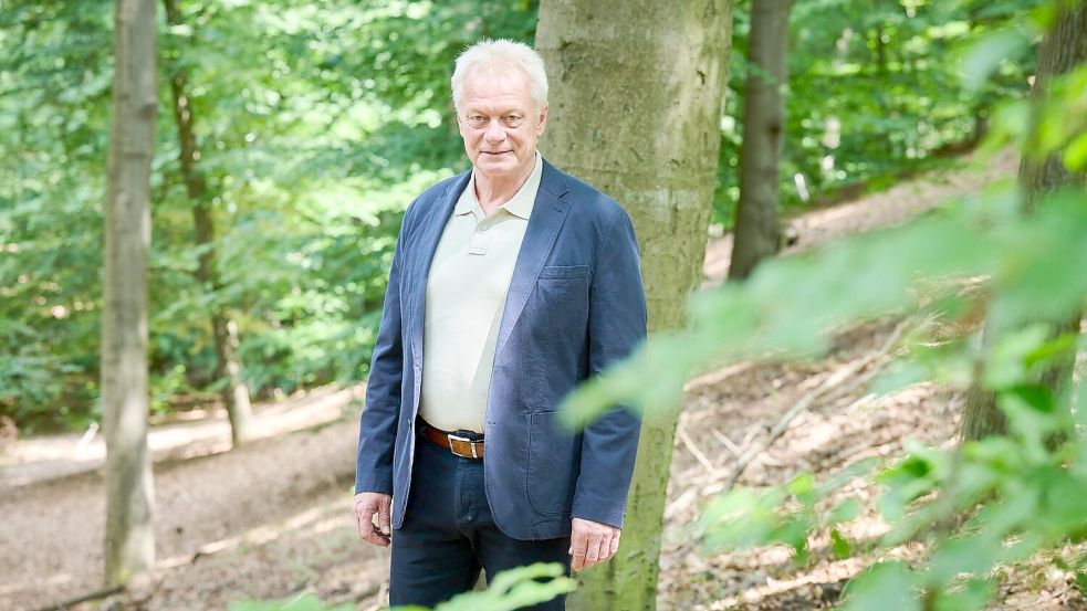 Minister Alois Rainer sieht Handlungsbedarf für stabilere Wälder. Foto: Annette Riedl/dpa