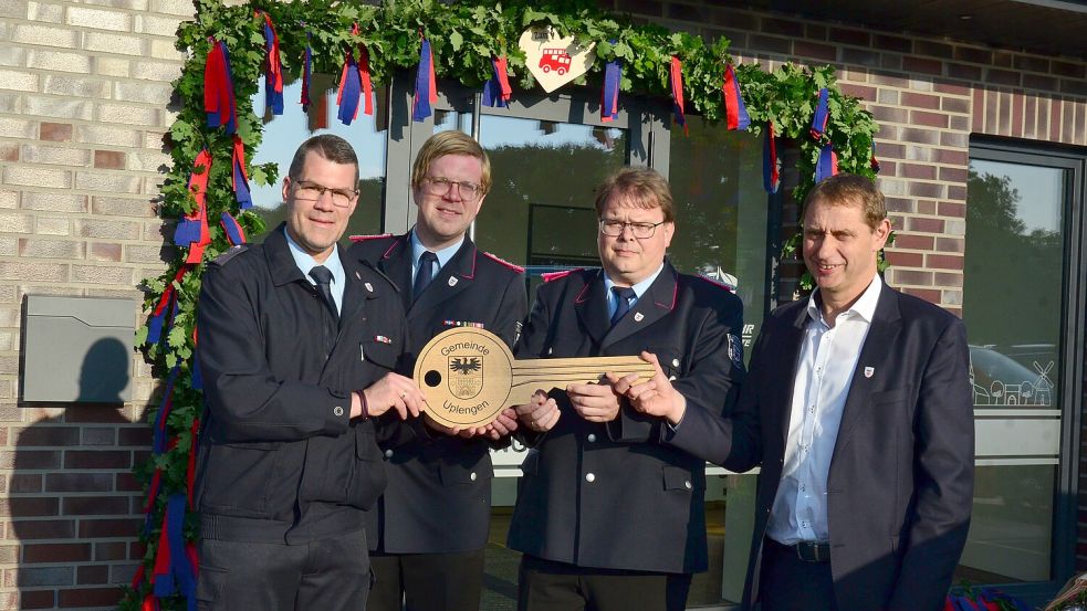 Die Feuerwehr Uplengen-Mitte wurde am Mittwoch, 11. Juni 2025, offiziell eingeweiht. Foto: Hannah Lehmann