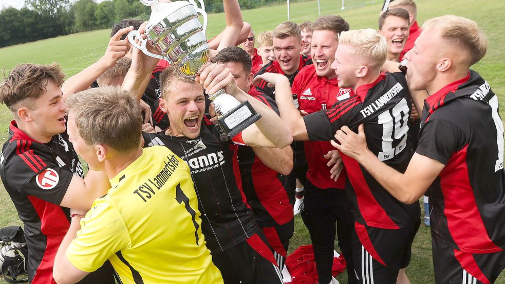 Überglücklich feierte der TSV Lammertsfehn den Pokal-Triumph.