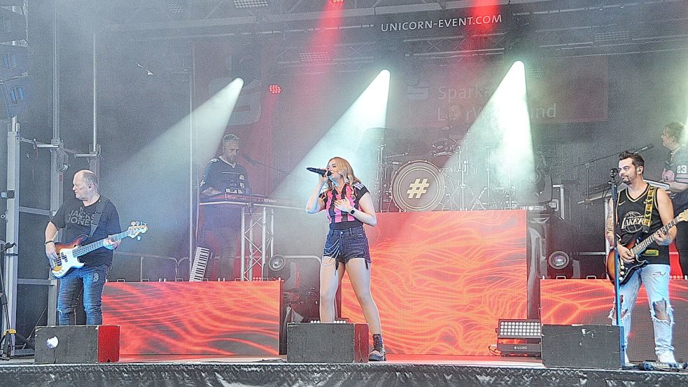 Am Samstag und Sonntag wurde wieder Bühnenprogramm beim Stadtfest in Leer geboten. Foto: Bodo Wolters