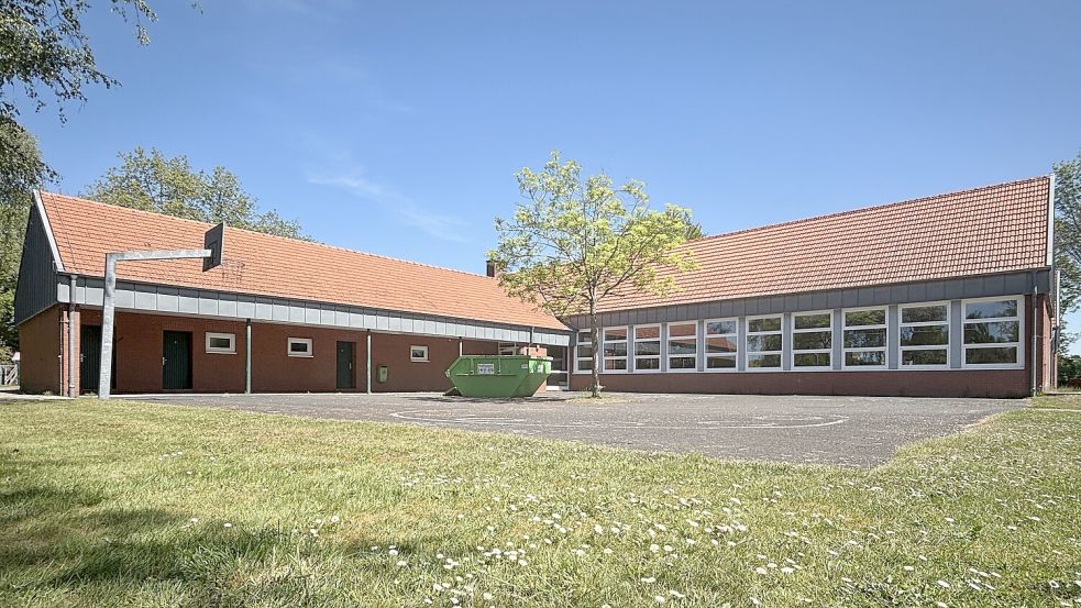 Die frühere Grundschule in Burlage. Diese soll künftig als Kindertagesstätte genutzt werden. Bedeutet: Sollte es eine neue Südschule geben, muss diese an einem anderen Standort entstehen. Fotos: Henrik Zein