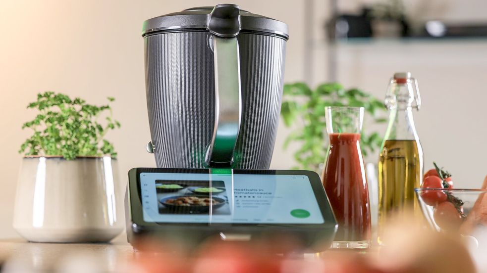 Der neue Thermomix TM7 ist seit Anfang des Jahres auf dem Markt. Das alte Modell TM6 wurde zwischen 2019 und 2024 etwa 8 Millionen Mal verkauft. Foto: Oliver Berg/dpa