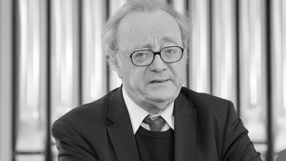 Pianist Alfred Brendel war auch für seinen Humor bekannt. Als Autor schrieb er auch skurrile Gedichte. Foto: Martin Schutt/dpa-Zentralbild/dpa