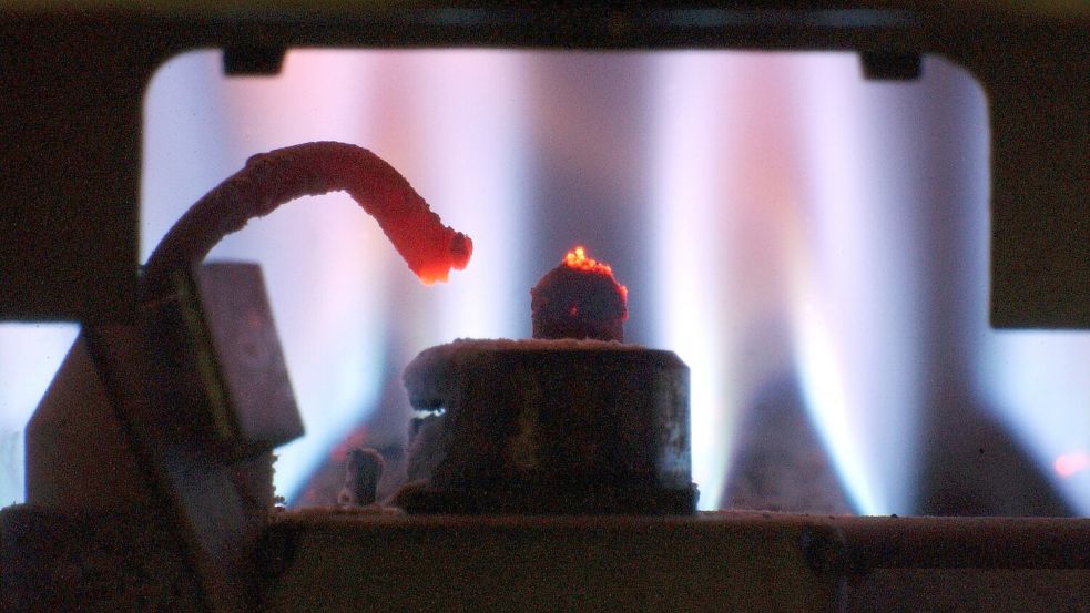 Die Gaspreise dürften erst einmal stabil bleiben: die Zündvorrichtung einer Gastherme in einem Haushalt. Foto: dpa/picture alliance