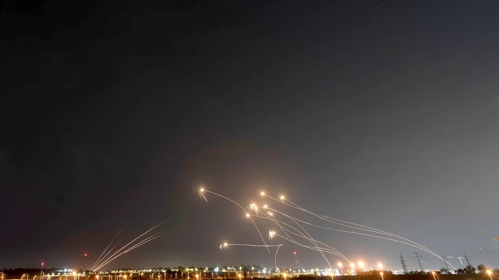 Erneut meldet Israels Militär Raketen- und Drohnenangriffe aus dem Iran. Foto: Ohad Zwigenberg/AP/dpa