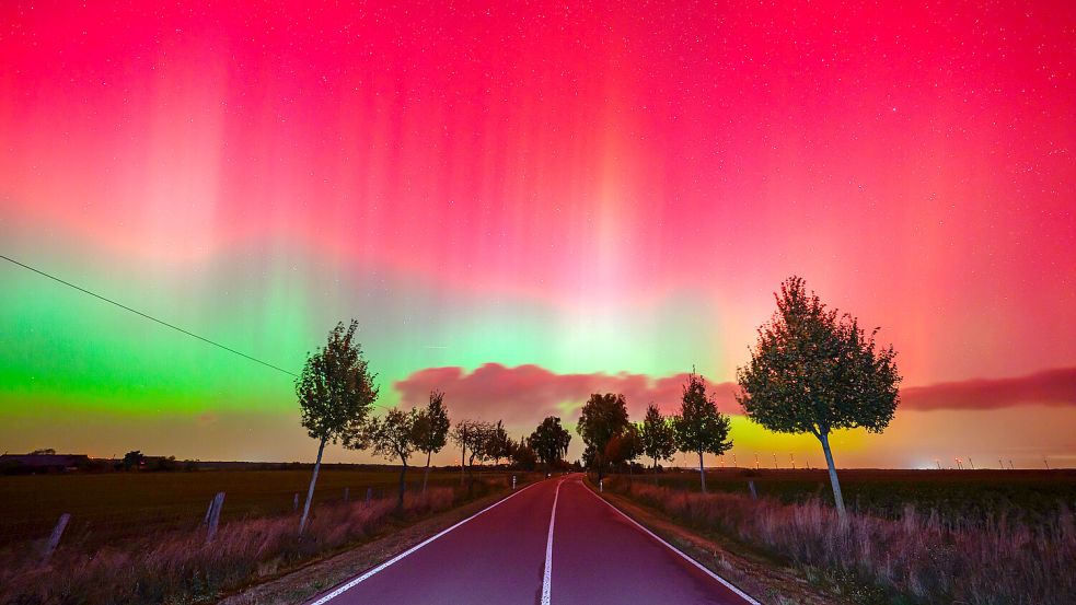 Am Wochenende werden Polarlichter der Kategorie G2 erwartet. Foto: dpa/Patrick Pleul
