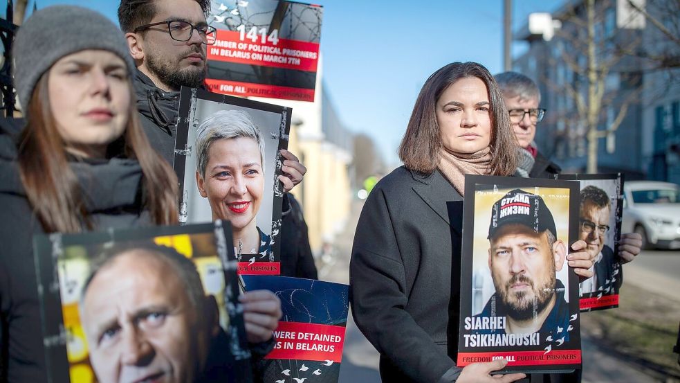 Jahrelang hat die belarussische Oppositionsführerin Swetlana Tichanowskaja für die Freilassung ihres Ehemanns Sergej Tichanowski gekämpft. (Archivbild) Foto: Mindaugas Kulbis/AP/dpa