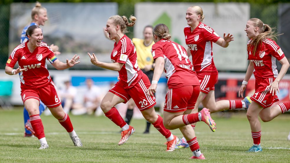 Die SpVg Aurich feierte in Worpswede den Aufstieg in die Regionalliga. Foto: Hansepixx