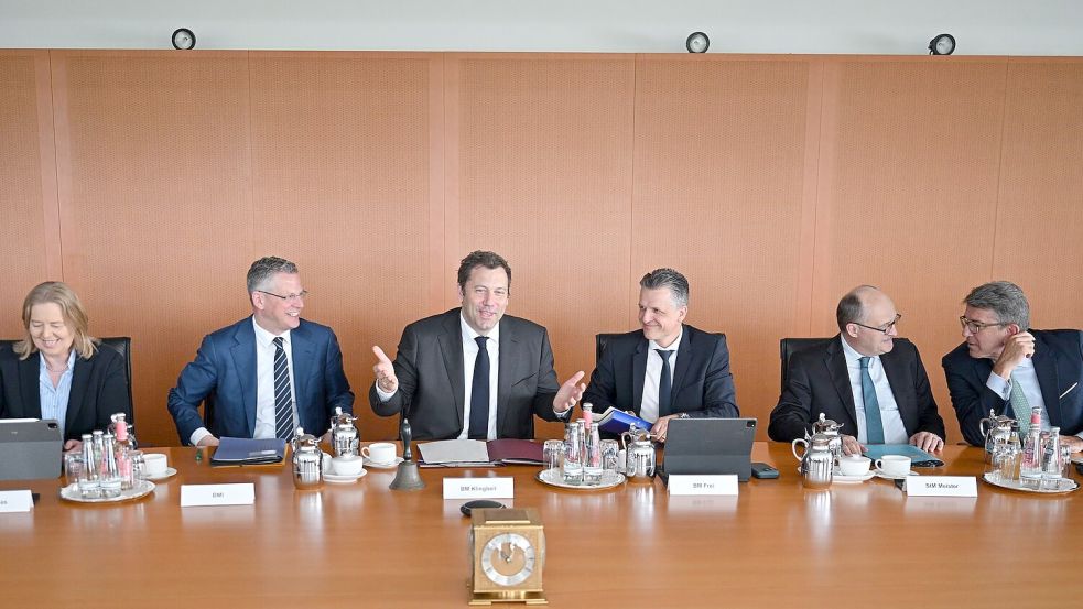 Klingbeil legt seinen ersten Haushalt dem Kabinett vor. (Archivbild) Foto: Sebastian Christoph Gollnow/dpa