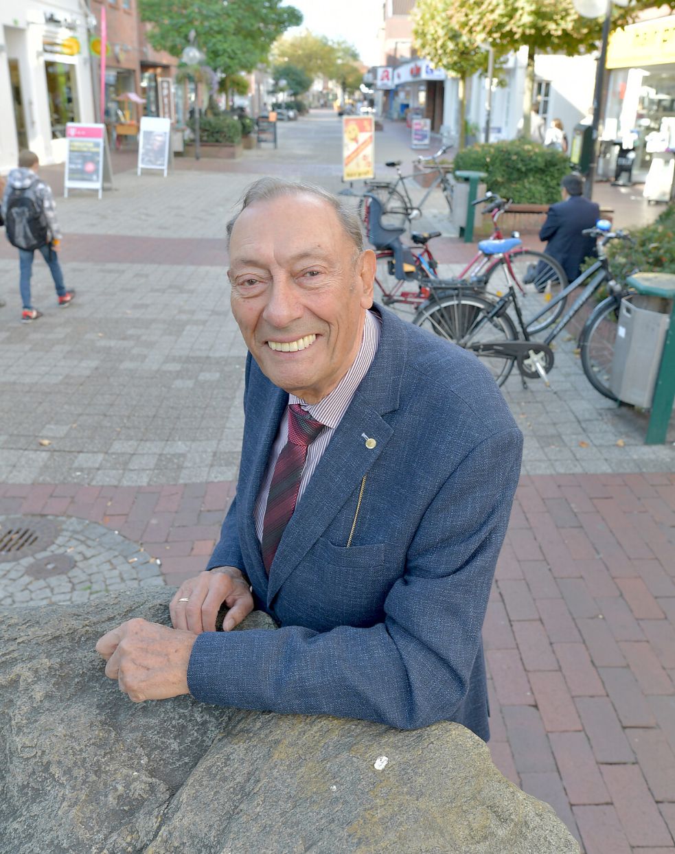 Günther Boekhoff blickt auf 50 Jahre Fußgängerzone zurück, die damals in seiner Amtszeit eröffnet wurde. Foto: Klaus Ortgies/Archiv