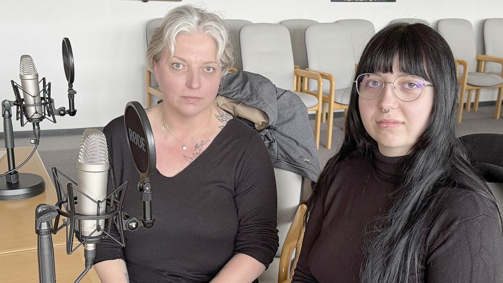 Larissas Mutter Monika und Larissas Schwester Leni haben mit den Journalisten über ihren Verlust gesprochen. Foto: Ute Nobel