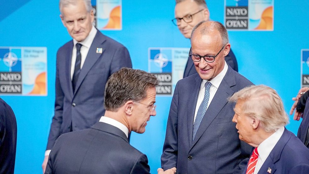 Kanzler Friedrich Merz betonte beim Gipfel, dass Deutschland nicht für Donald Trump aufrüstet. Foto: Kay Nietfeld/dpa