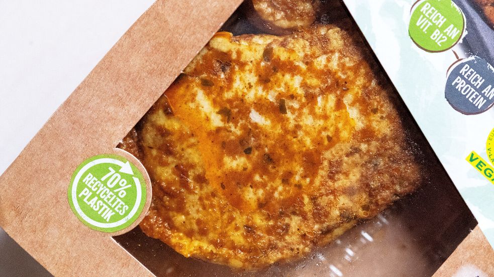 Ist die Verpackung wirklich zu 70 Prozent recycelt? Derartige Behauptungen hätten Hersteller künftig laut EU-Richtlinie belegen müssen. Foto: dpa/Bernd Diekjobst