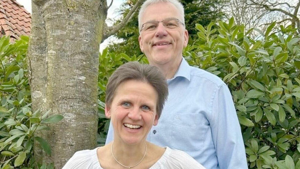 Das Musik-Duo Upstairs tritt im Museumsgarten in Westrhauderfehn auf. Foto: Privat