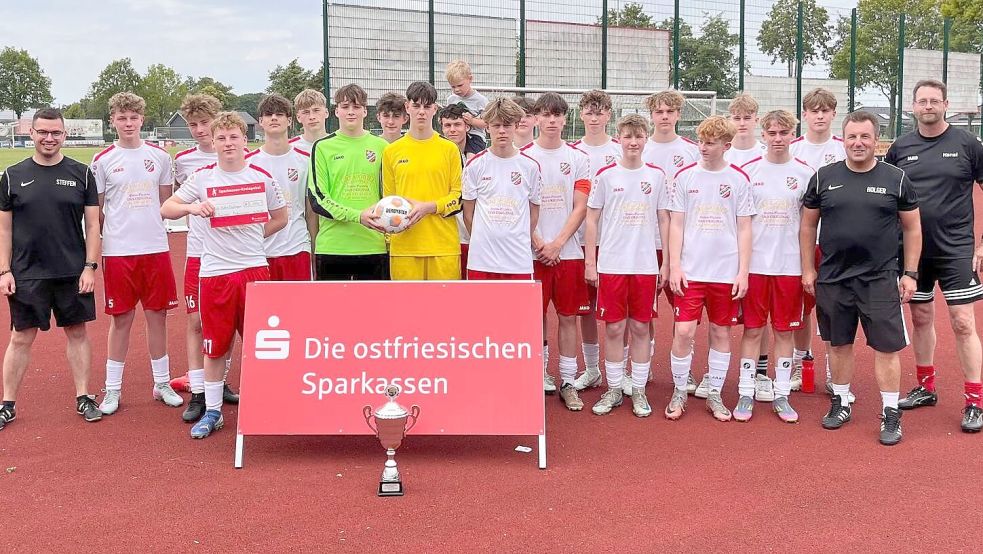 Als vierten und letzten Titel in dieser Saison gewann der FTC Hollen den Kreispokal. Foto: Privat