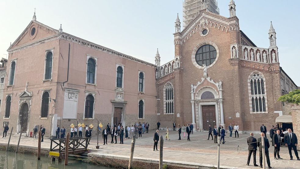 Der Ort der Party am Abend zuvor: die ehemalige Klosterkirche Madonna dell’Orto. Foto: Christoph Sator/dpa