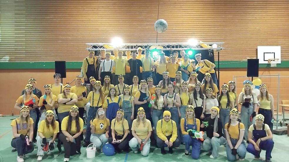 Die Abiturienten haben sich als Minions verkleidet. Foto: Clarissa Scherzer