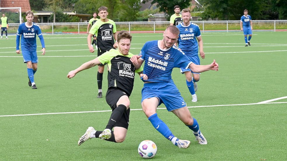 GW Firrel (links Reinhard Grotlüschen) und der TuS Esens (rechts Frank Til) sind diese Saison die beiden ostfriesischen Vertreter in der Landesliga. Archivfoto: Steenhoff