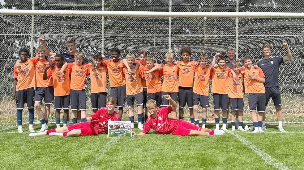 Die C1-Junioren des JFV Leer schafften Sonntag in Barsinghausen den Niedersachsenliga-Aufstieg. Foto: Verein